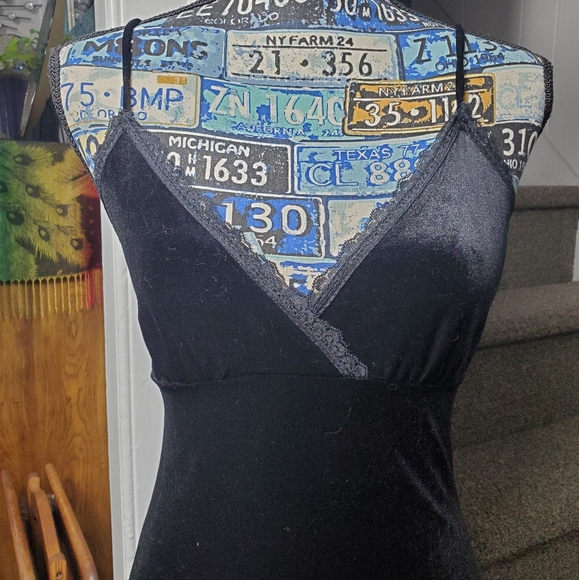 BLACK CRUSHED VELVET LACE LINED FORM FITTING DRESS! - Picture 2 of 14